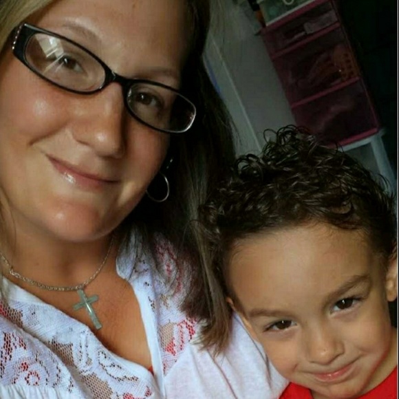 Meet your Posher, Cara - Picture 1 of 1